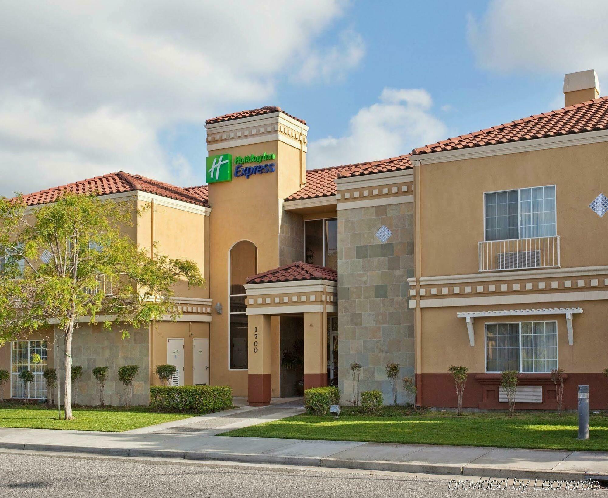 Holiday Inn Express & Suites Santa Clara By Ihg Eksteriør billede